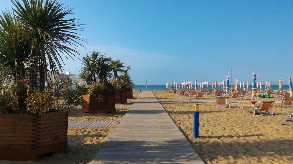 Appartamenti Diana Est Bibione Esterno foto